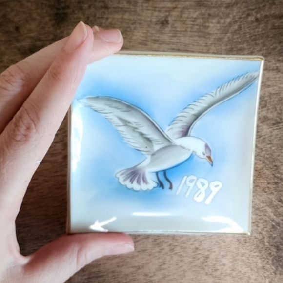 Vintage Taylor Swift 1989 TV Inspired Seagull Trinket Dish - Picture 5 of 7
